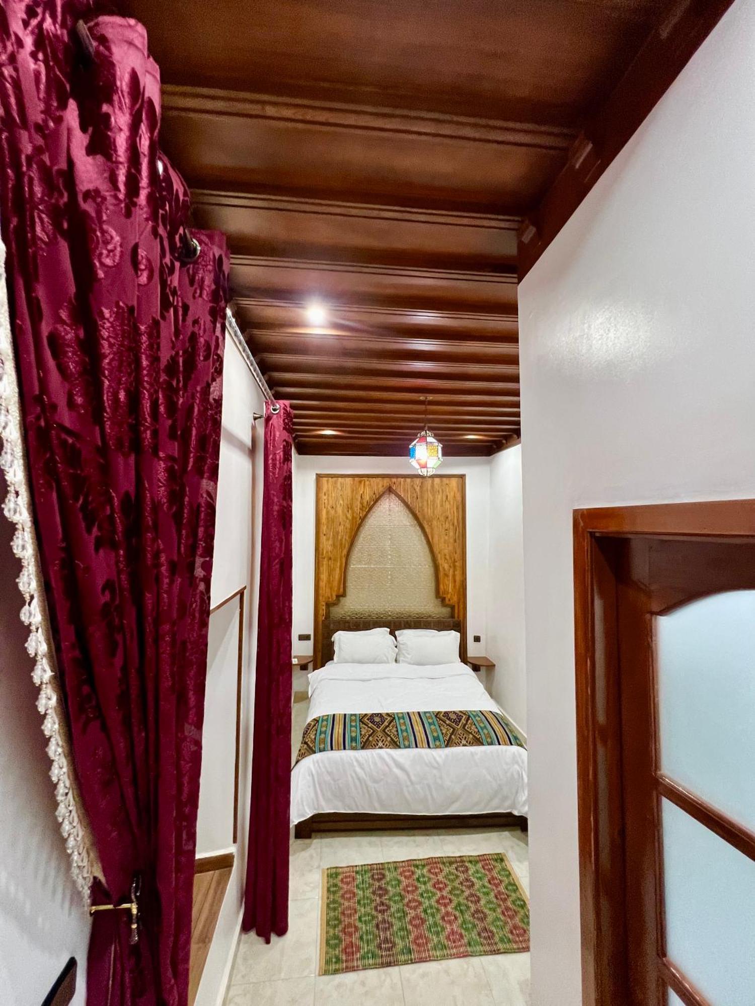 Riad El Wazania Rabat Esterno foto